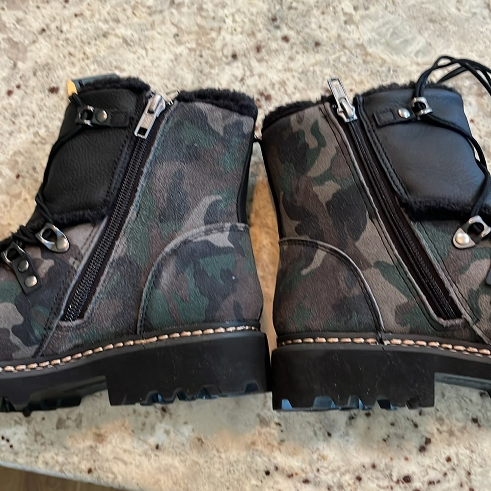 NWT Earth Kodiak Glacier‎ Boots 6 - Picture 3 of 3